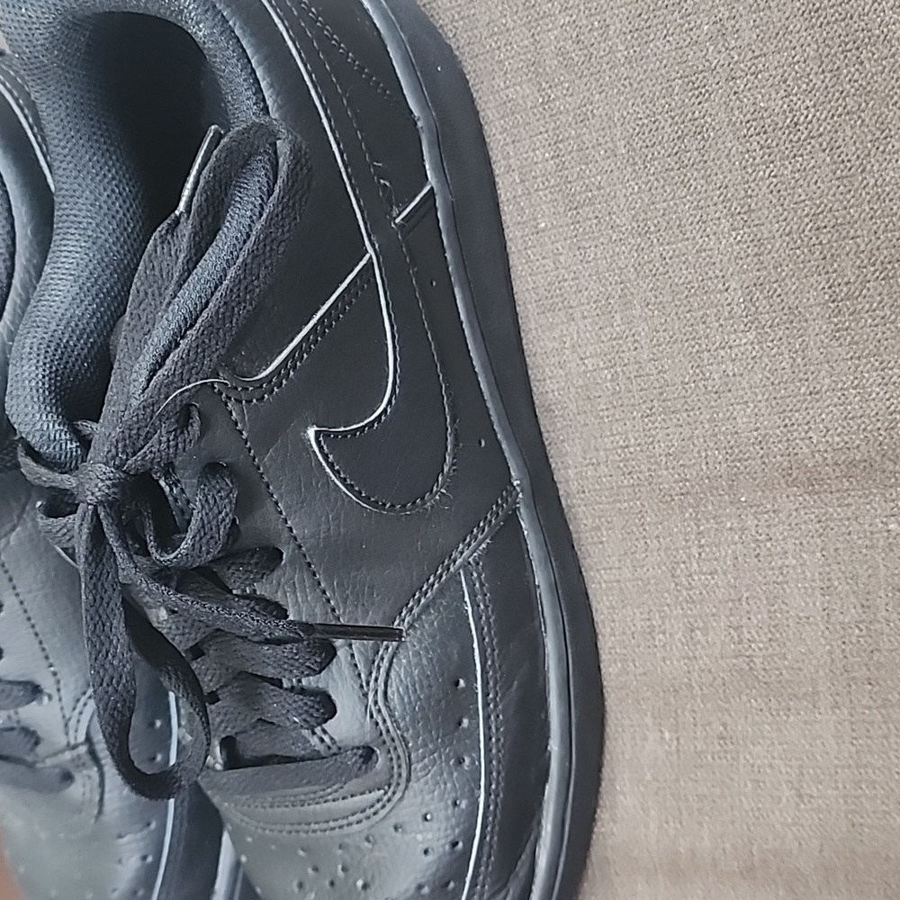 Nike - Picture 2 of 7